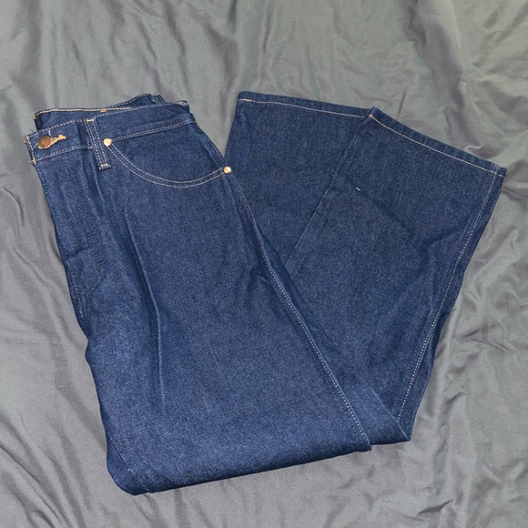 Wrangler Jeans size 33x29 - Picture 2 of 3